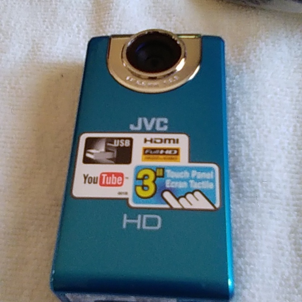 JVC Picsio GC-FM2 HD Memory Camera